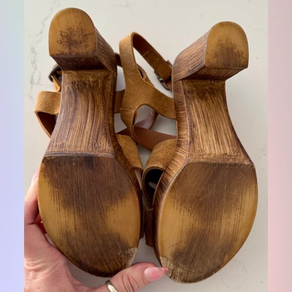 La Fée Maraboutée Heels – Tan Suede with Wood Heel sz 38 - Picture 6 of 6